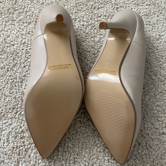 Dream Pairs Nude Heel - Picture 2 of 6